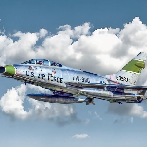 1398 F-100F SUPER SABRE (1 : 72)