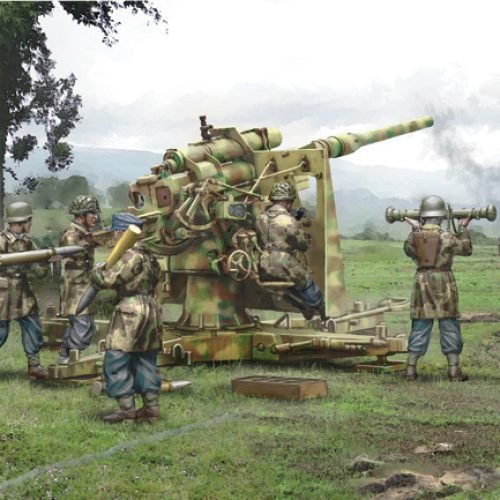15771 – 8.8 cm FLAK 37 WITH CREW (1 : 56)