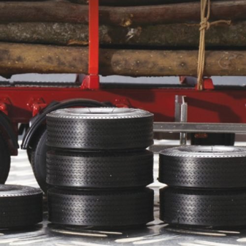 3890 Trailer Rubber Tyres (1 : 24)