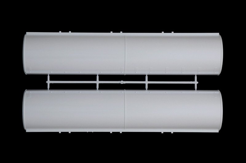 3911 CLASSIC TANK TRAILER "We are family" (1 : 24) - Imagem 6