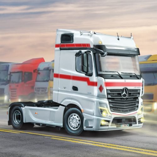 3948 MERCEDES-BENZ MP4 BIG SPACE (1 : 24)