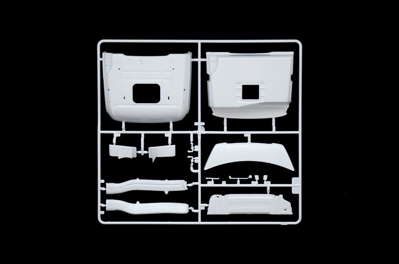 3948 MERCEDES-BENZ MP4 BIG SPACE (1 : 24) - Imagem 10