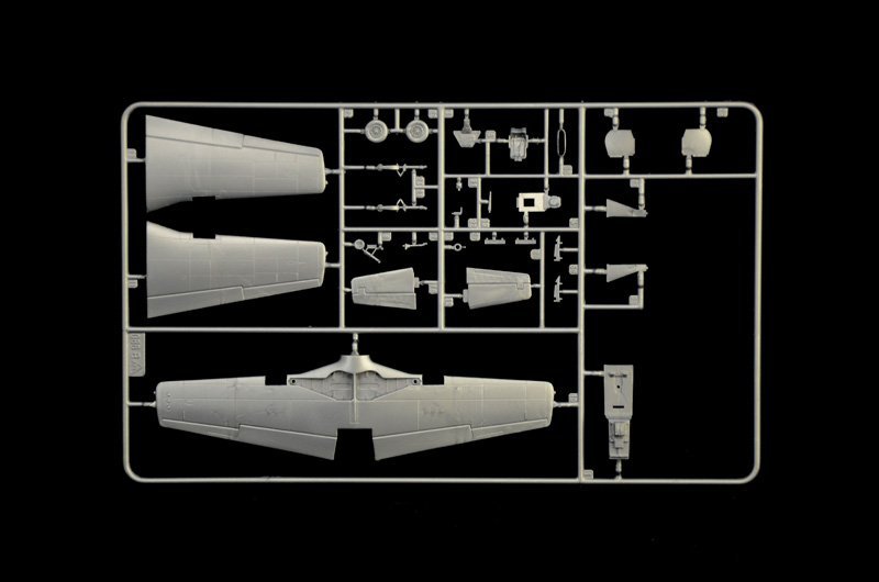 35102 -WAR THUNDER - P-47 N & P-51 D (1 : 72) - Imagem 10