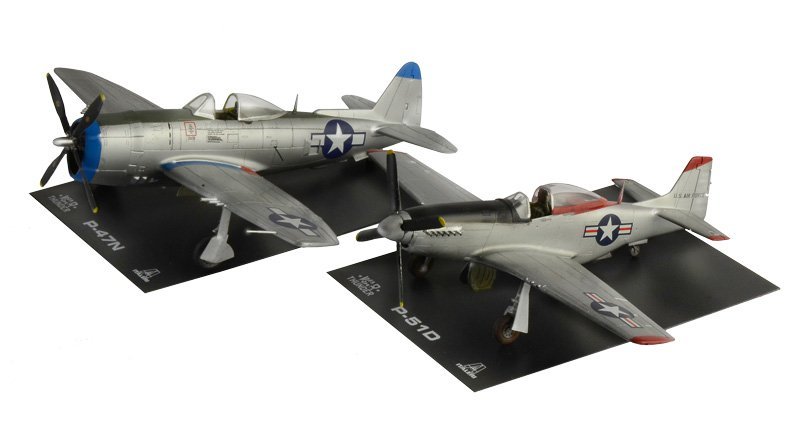 35102 -WAR THUNDER - P-47 N & P-51 D (1 : 72) - Imagem 19