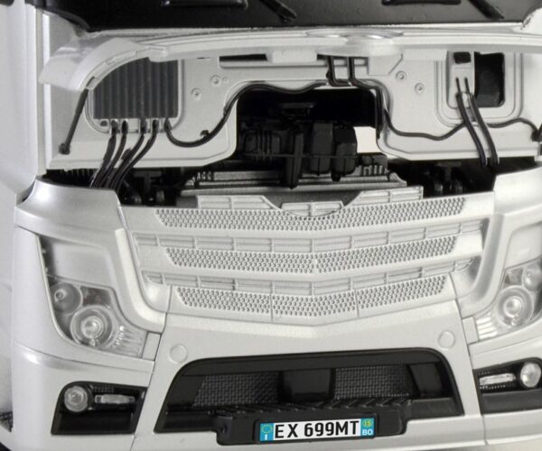 3905 - Mercedes Benz Actros MP4 Gigaspace - Italeri