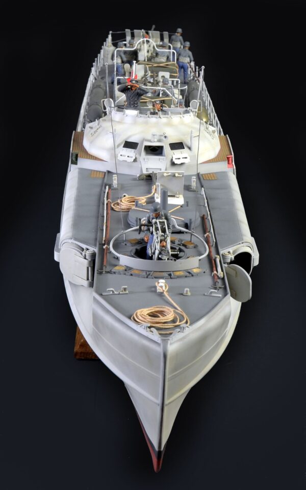 アルパイン Schnellboot S-100 1/35スケール 5603 - SCHNELLBOOT S - 100 - PRM EDITION - Italeri
